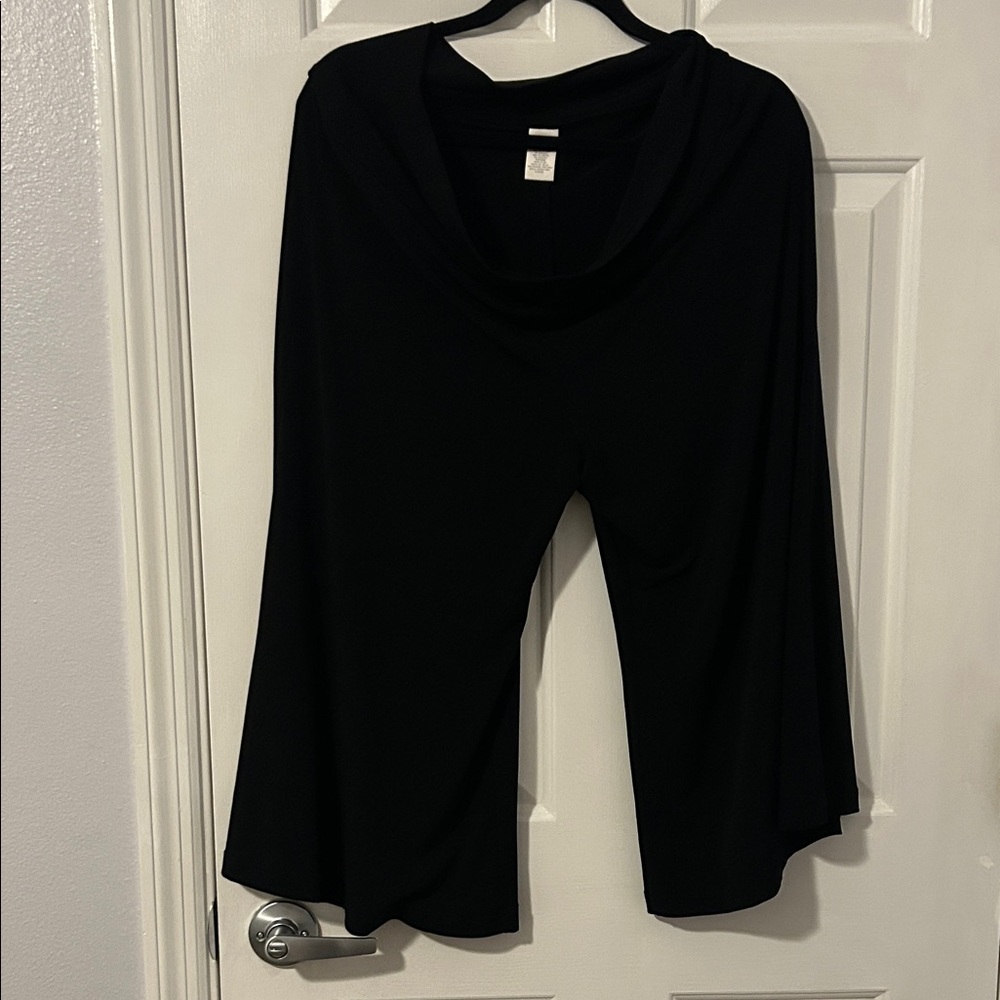 Black Wide-Leg Capri Pants